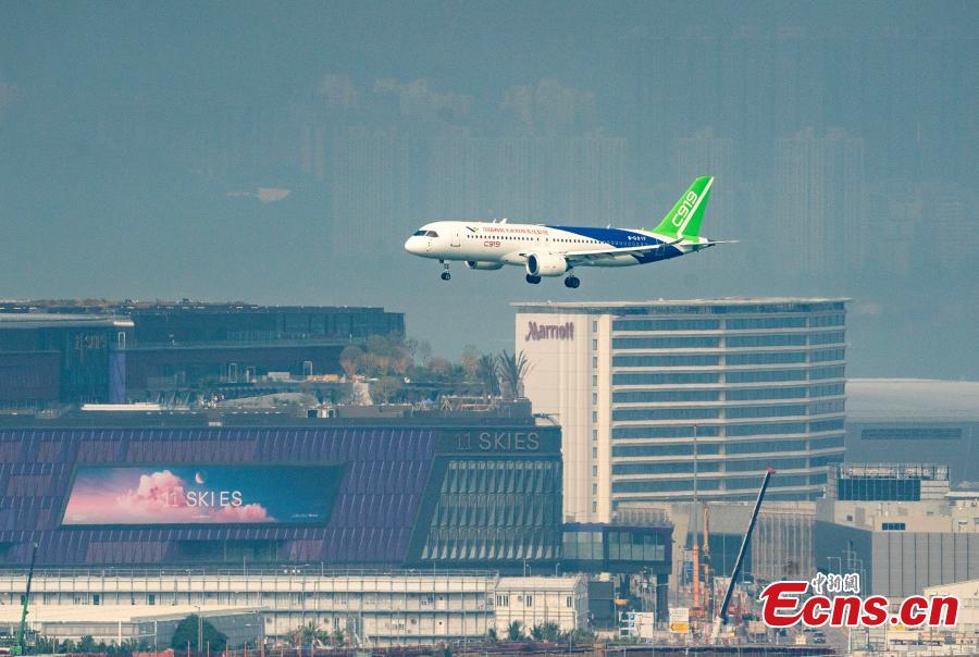 Aviões C919 e ARJ21 desenvolvidos na China fazem primeira viagem a Hong Kong