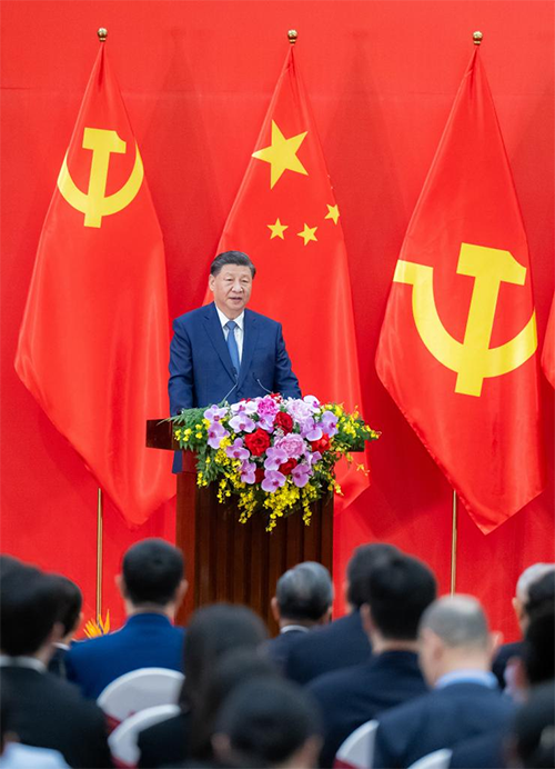 Xi Jinping diz que a base da amizade China-Vietnã está entre os dois povos e que o futuro será criado pelos jovens