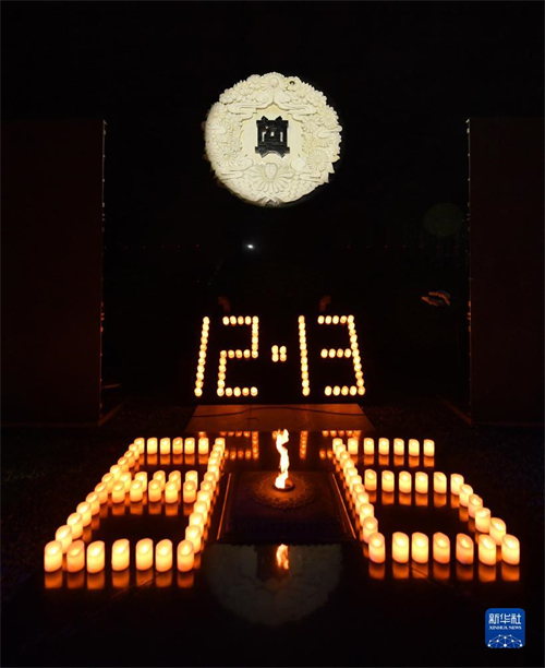 Nanjing realiza cerimônia à luz de velas em homenagem às vítimas do massacre