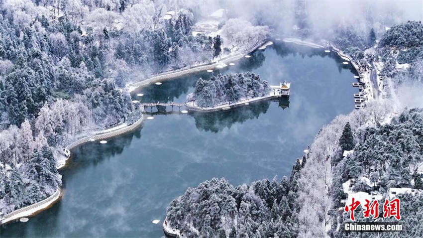 Galeria: vista aérea da montanha Lushan após queda de neve