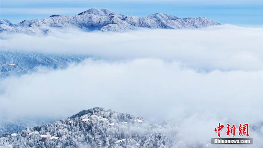 Galeria: vista aérea da montanha Lushan após queda de neve