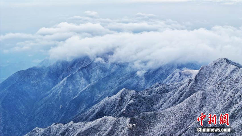 Galeria: vista aérea da montanha Lushan após queda de neve