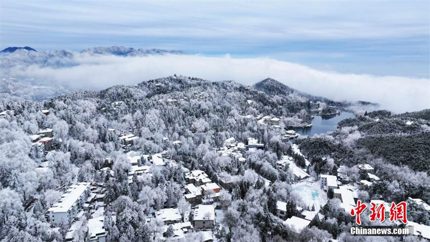 Galeria: vista aérea da montanha Lushan após queda de neve