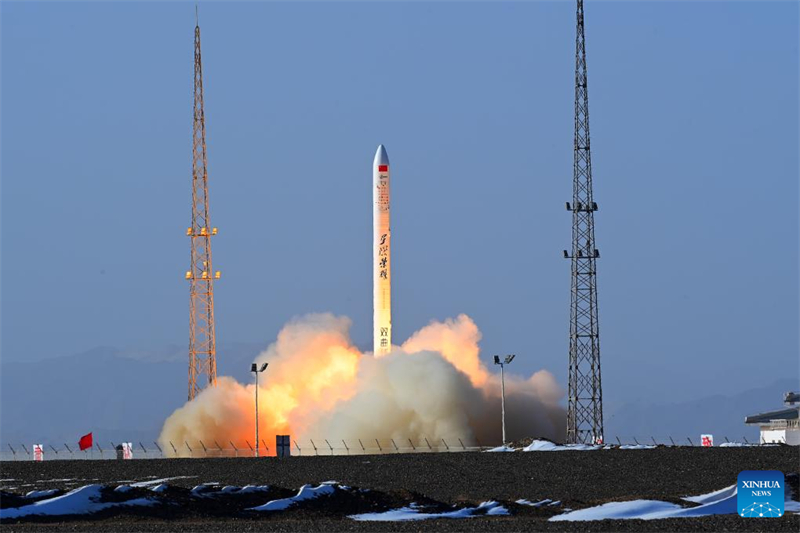 China lança foguete transportador comercial