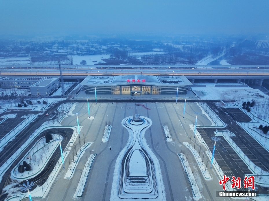 Ferrovia interurbana ligando Tianjin ao Aeroporto Interancional Daxing de Beijing entra em operação