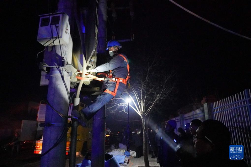 China envia equipe de trabalho para Gansu, atingida por terremoto