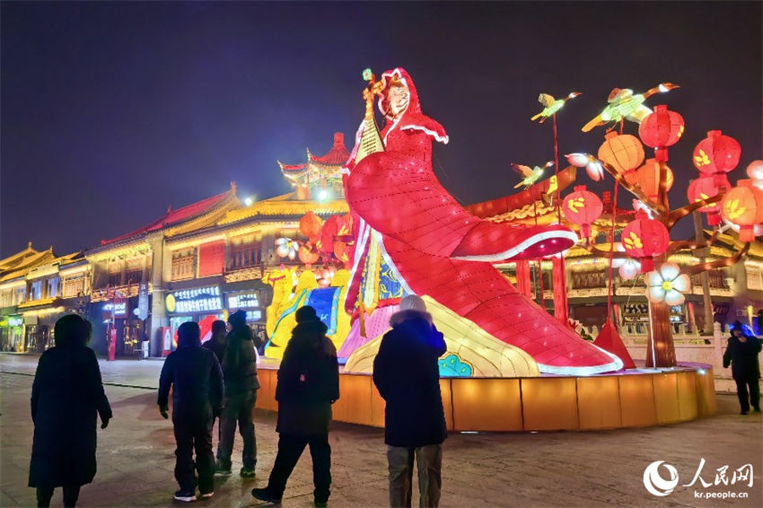 Galeria: Hohhot é decorada com lindas luzes