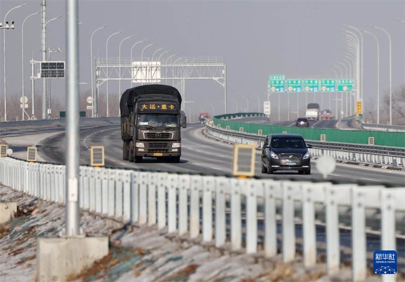 Novo segmento da via expressa Beijing-Xiong'an foi aberto ao tráfego
