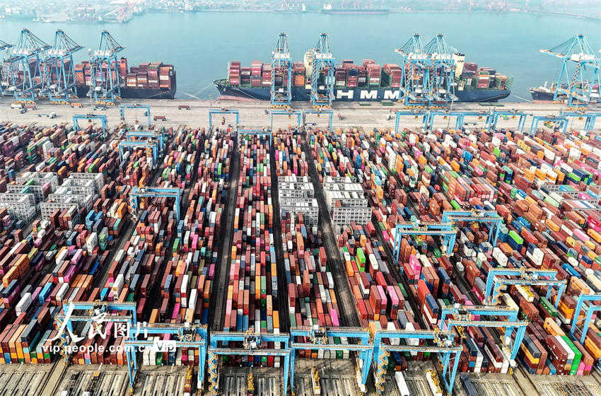 Projeto do terminal automatizado do Porto de Qingdao Fase III entra em operação