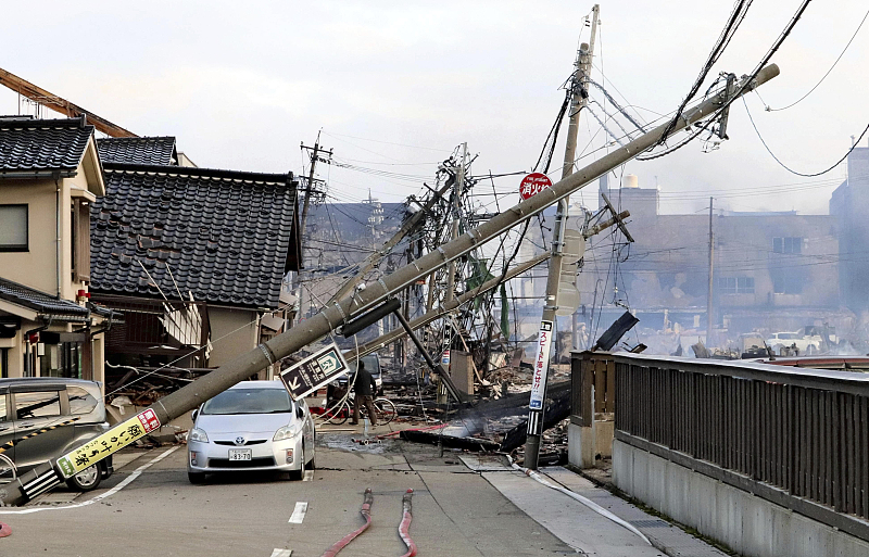 Número de mortos sobe para 13 em forte terremoto no Japão