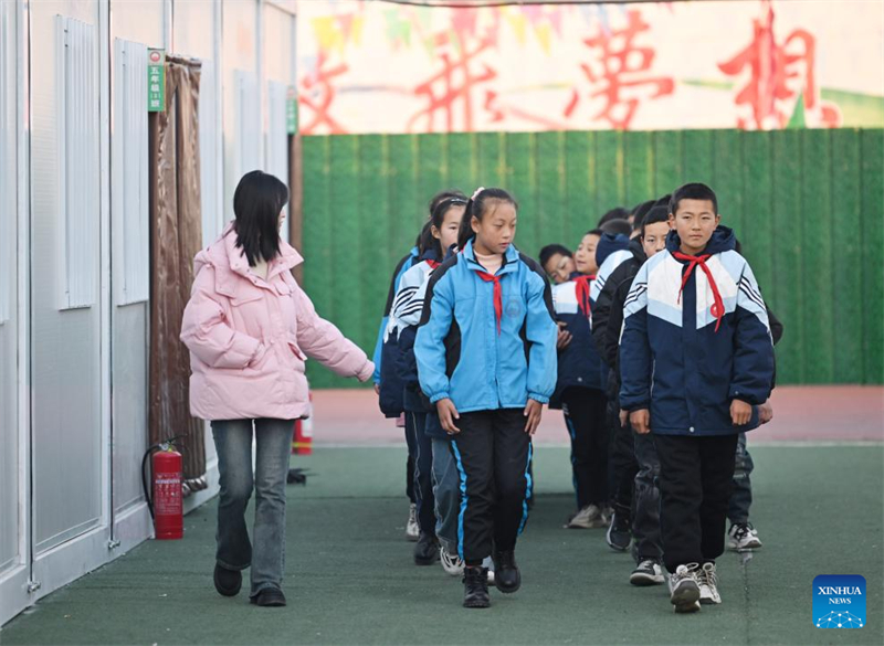 Escolas na província chinesa atingida pelo terremoto retomam aulas presenciais