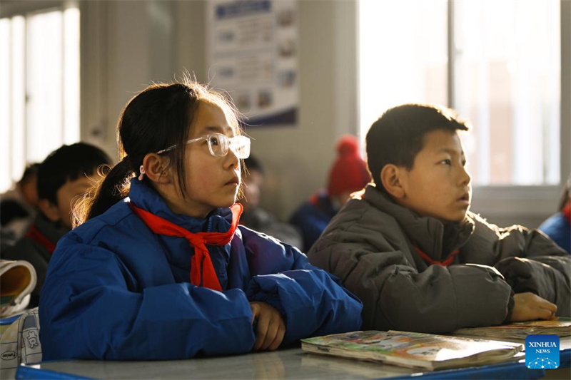 Escolas na província chinesa atingida pelo terremoto retomam aulas presenciais