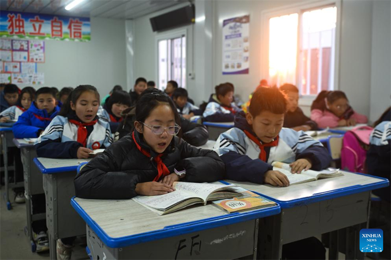 Escolas na província chinesa atingida pelo terremoto retomam aulas presenciais