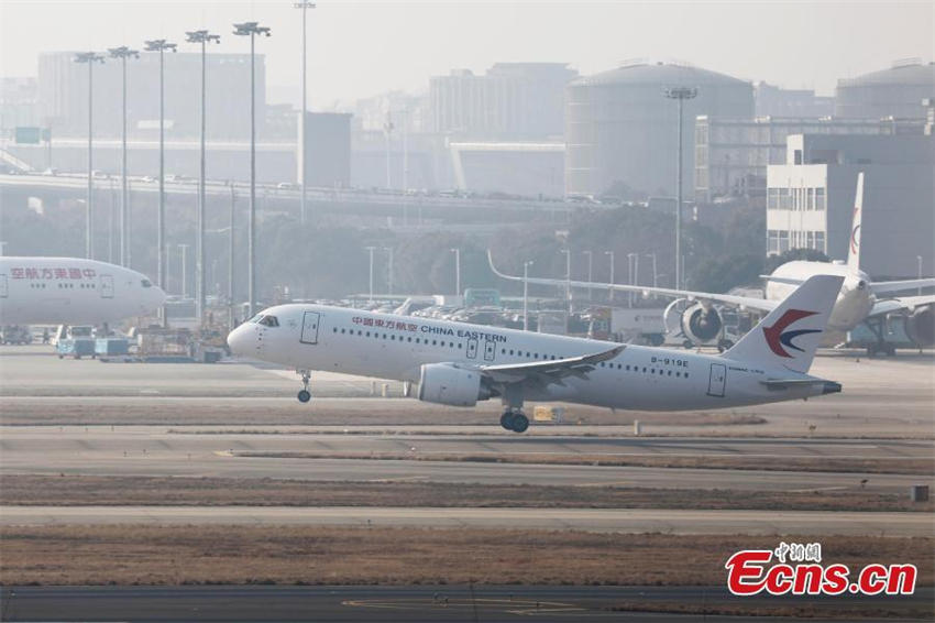 Quarta aeronave C919 da China realiza treinamento de voo no leste da China