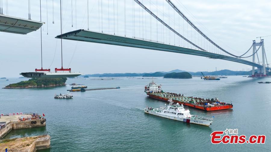 Ponte marítima mais longa de Guangxi é conectada