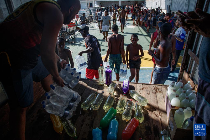 Rio de Janeiro inicia reconstrução após período de chuvas torrenciais