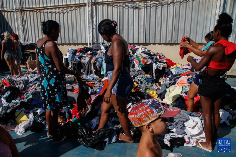 Rio de Janeiro inicia reconstrução após período de chuvas torrenciais