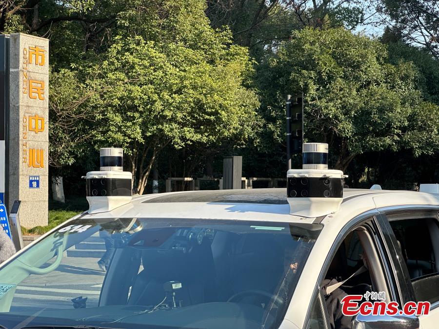 Serviços de RoboTaxi iniciam operação experimental em Hangzhou