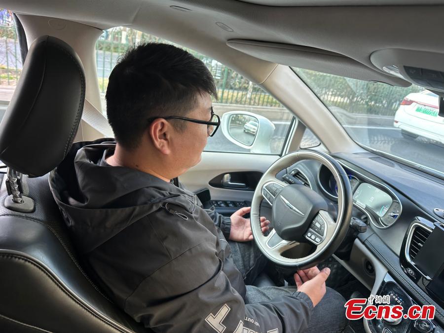 Serviços de RoboTaxi iniciam operação experimental em Hangzhou