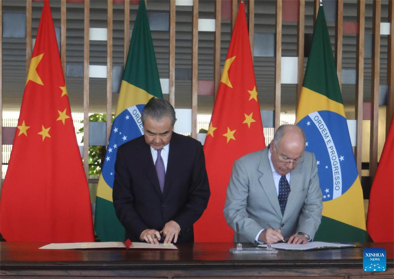 China e Brasil prometem fortalecer sinergia de estratégias de desenvolvimento e ampliar cooperação em campos emergentes