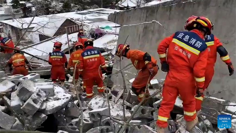 Deslizamento de terra deixa 47 pessoas soterradas no sudoeste da China