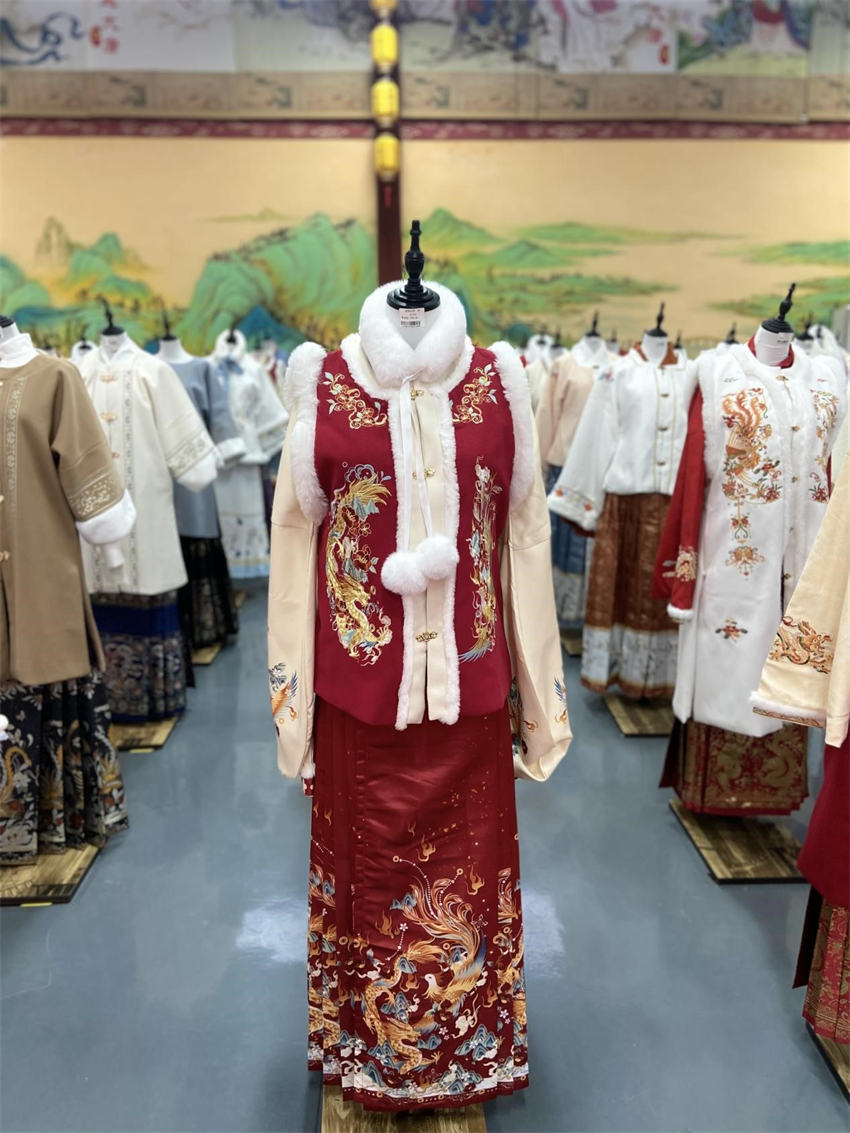 Vendas de Hanfu aumentam em Caoxian, leste da China