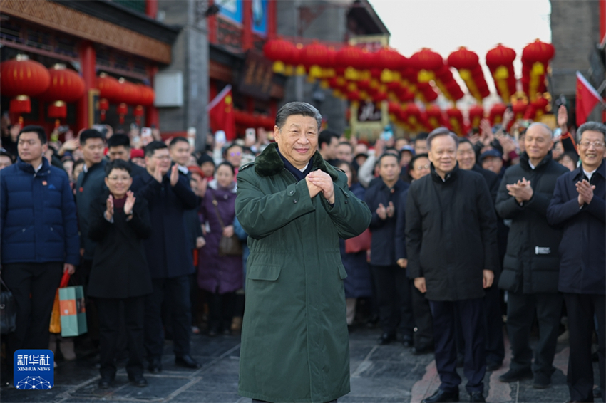 Xi Jinping envia cumprimentos da Festa da Primavera a todos os chineses