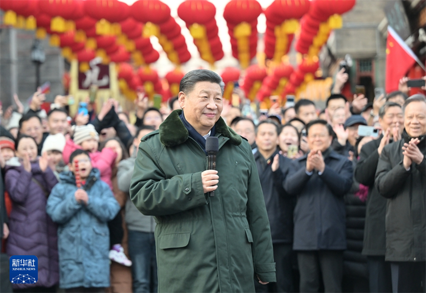 Xi Jinping envia cumprimentos da Festa da Primavera a todos os chineses