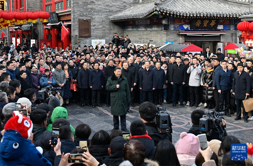 Xi Jinping envia cumprimentos da Festa da Primavera a todos os chineses