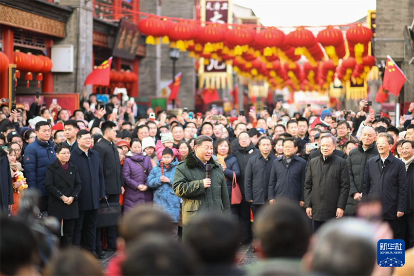 Xi Jinping envia cumprimentos da Festa da Primavera a todos os chineses