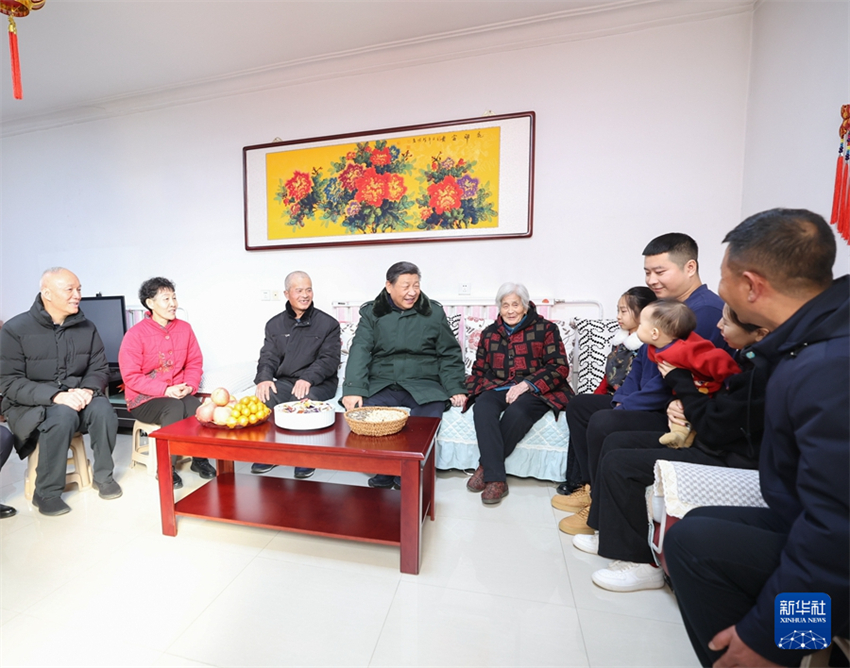 Xi Jinping envia cumprimentos da Festa da Primavera a todos os chineses