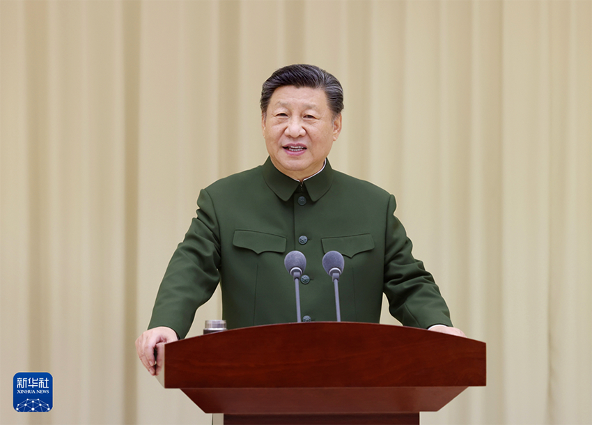 Xi Jinping inspeciona tropas estacionadas em Tianjin e estende saudações a todos os militares