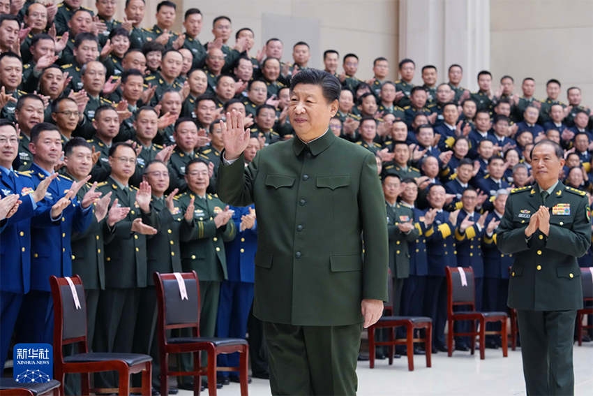 Xi Jinping inspeciona tropas estacionadas em Tianjin e estende saudações a todos os militares