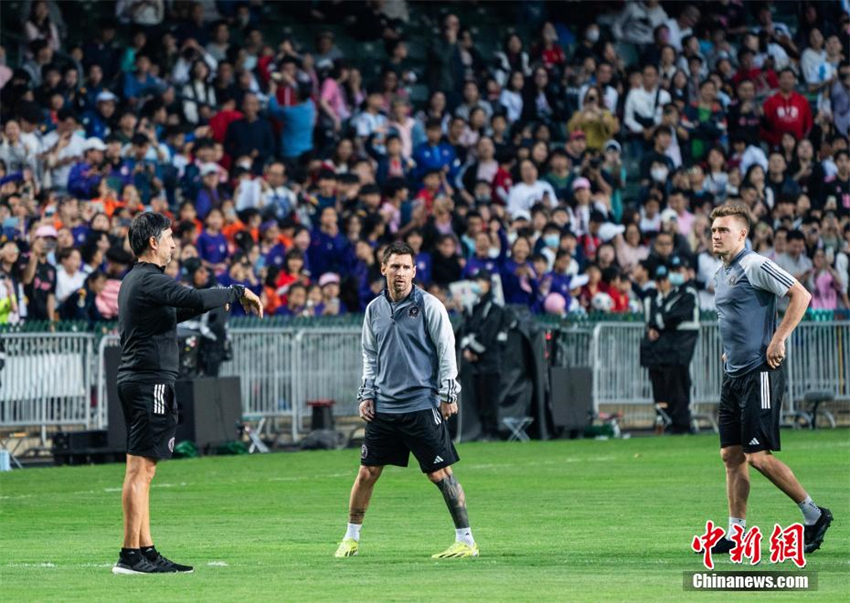 Messi lidera Inter Miami no treino internacional com jogo de estreia em Hong Kong