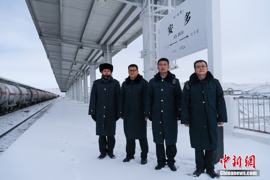 Xizang: estação ferroviária de Anduo recebe pico de viagens da Festa da Primavera