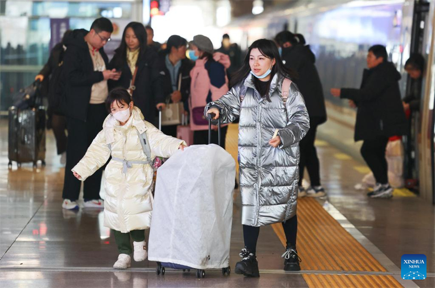 China registra 2,3 bilhões de viagens de passageiros no feriado do Festival da Primavera