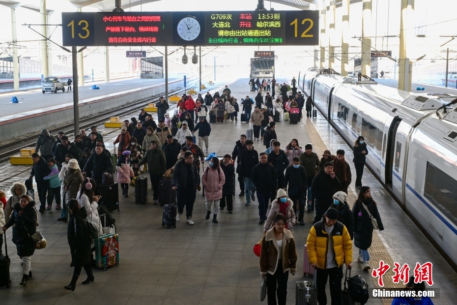 Primeira ferrovia alpina de alta velocidade do mundo impulsiona turismo no nordeste da China