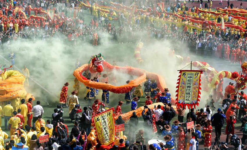 Povo do grupo étnico Gelao celebra Festival Maolong no sudoeste da China