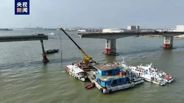 Colisão de navio em ponte mata cinco no sul da China