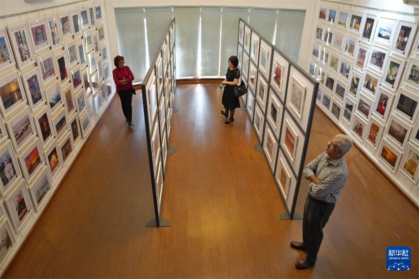 Exposição fotográfica sino-cingalesa concentra-se na promoção da amizade e interculturalidade