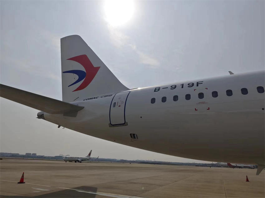 China Eastern Airlines recebe novo jato doméstico