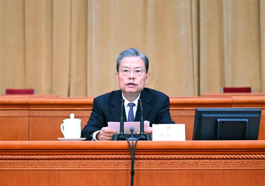 Presidium é eleito e agenda é definida para sessão legislativa anual da China