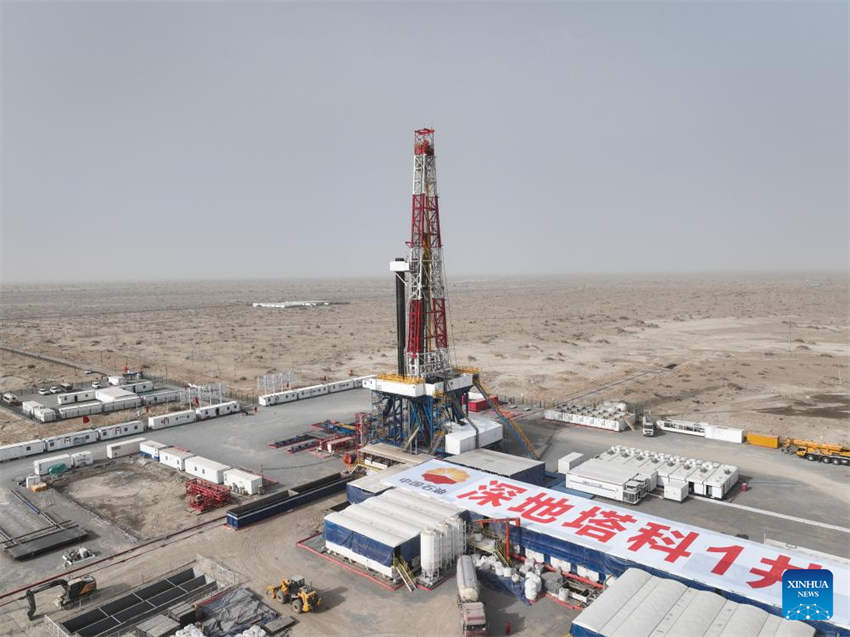 Perfuração de poço profundo na China ultrapassa 10 mil metros