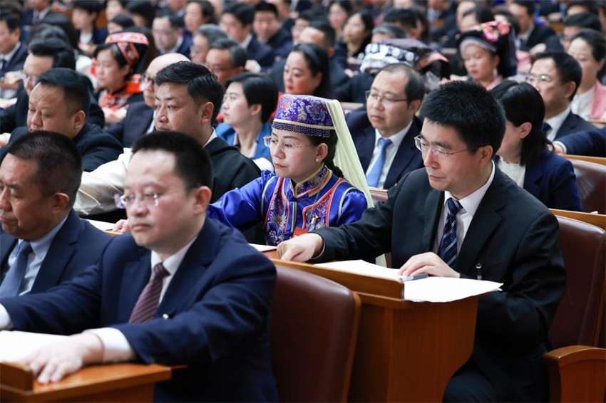Legislatura nacional da China realiza reunião de encerramento da sessão anual
