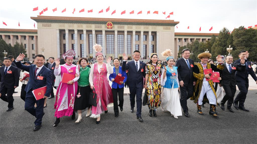 Legislatura nacional da China realiza reunião de encerramento da sessão anual