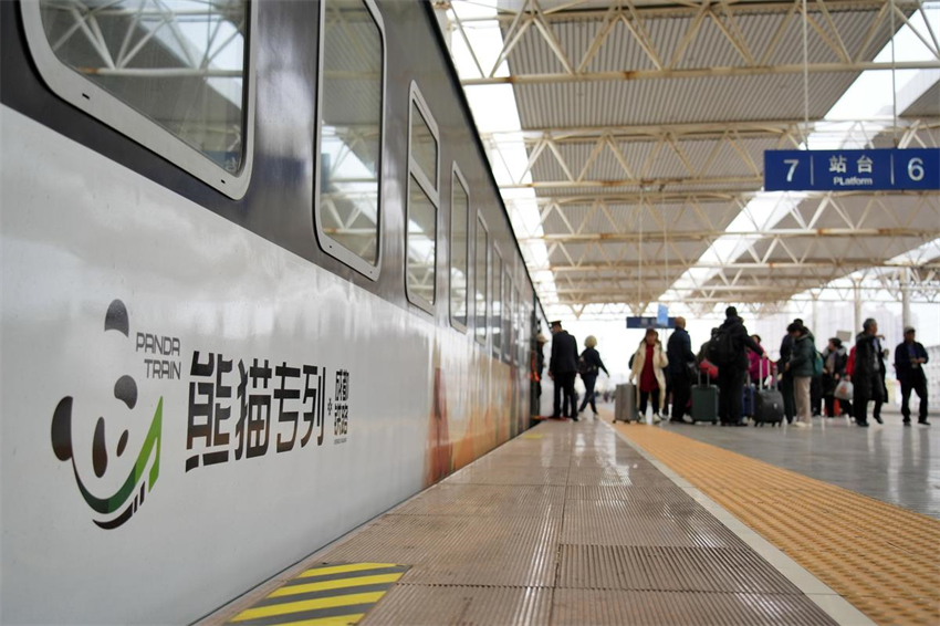 Yantai recebe primeiro comboio turístico especial de 2024