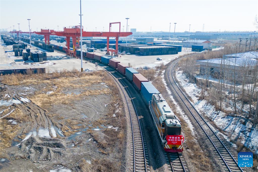 Serviço de trem de carga China-Europa conecta província fronteiriça chinesa e Holanda
