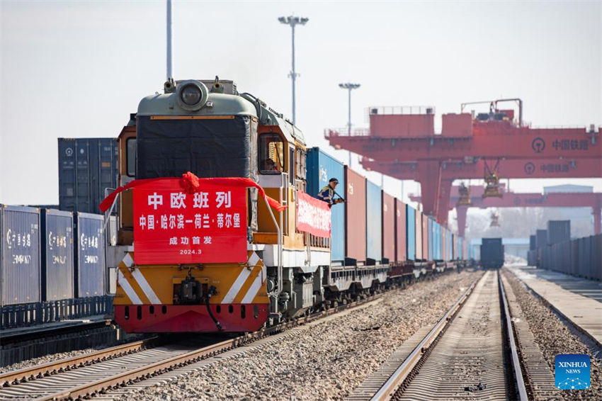 Serviço de trem de carga China-Europa conecta província fronteiriça chinesa e Holanda
