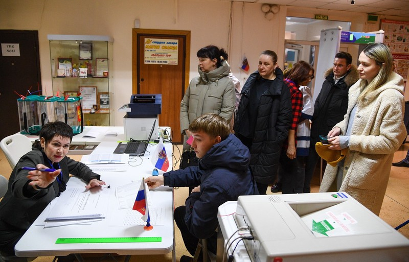 Rússia inicia eleições presidenciais oficialmente