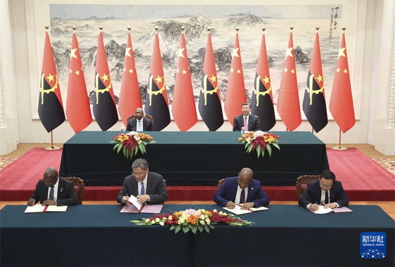 Xi Jinping e presidente de Angola buscam novo patamar nas relações dos dois países